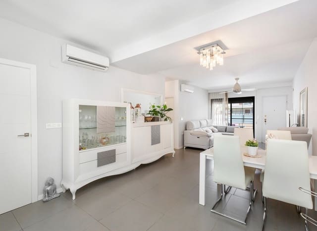 Apartamento de 4 habitaciones en Torre de la Horadada, Pilar de la Horadada en venta con piscina - 597.800 € (Ref: 9740184)