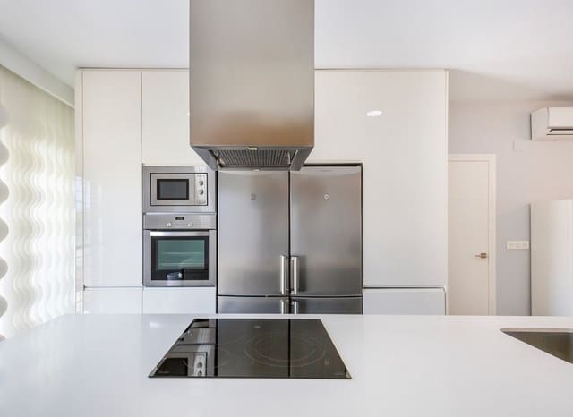 Apartamento de 4 habitaciones en Torre de la Horadada, Pilar de la Horadada en venta con piscina - 597.800 € (Ref: 9740184)