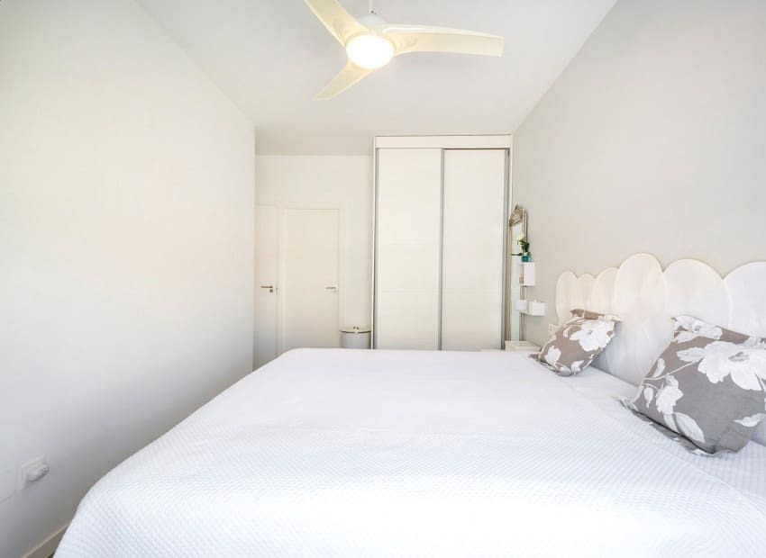 Apartamento de 4 habitaciones en Torre de la Horadada en venta con piscina - 597.800 € (Ref: 9740184)