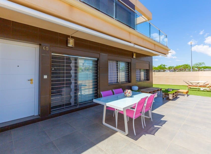 Apartamento de 4 habitaciones en Torre de la Horadada en venta con piscina - 597.800 € (Ref: 9740184)