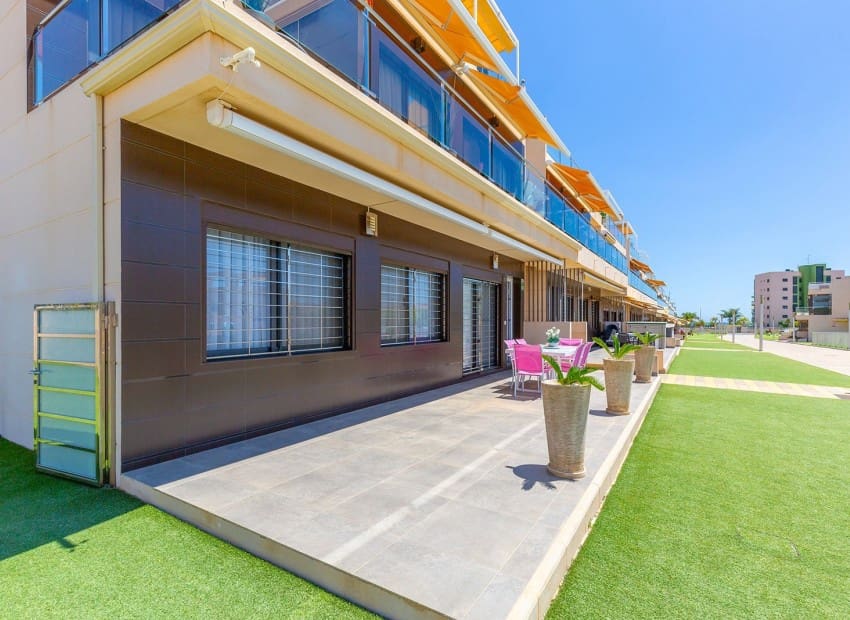 Apartamento de 4 habitaciones en Torre de la Horadada en venta con piscina - 597.800 € (Ref: 9740184)