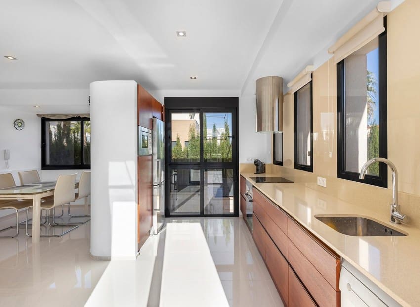 Chalet de 5 habitaciones en Orihuela Costa en venta con piscina - 895.000 € (Ref: 9743097)