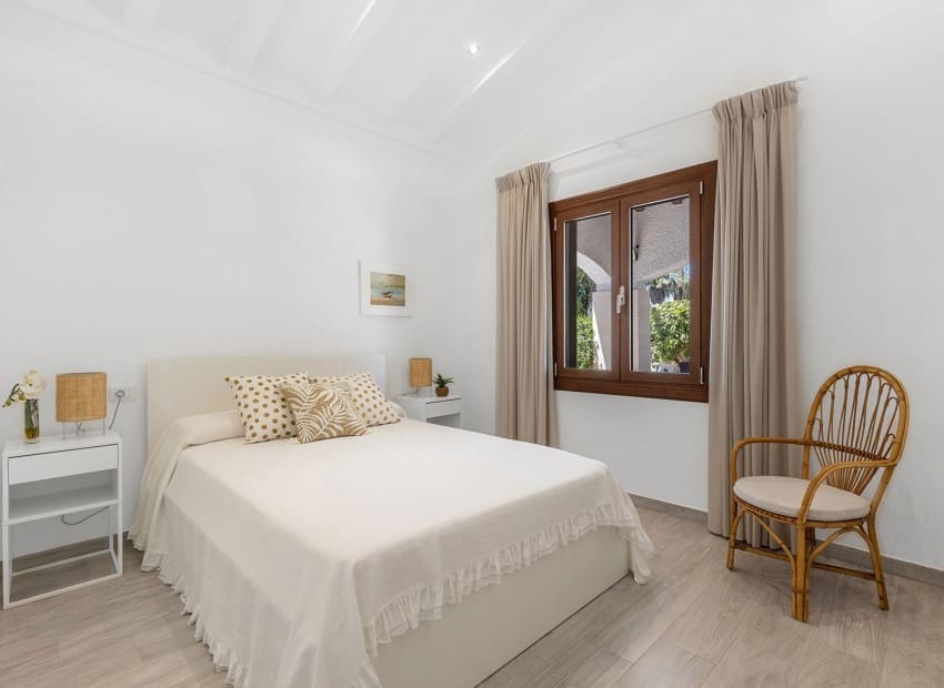 4 soveværelse Villa til salg i Orihuela Costa med swimmingpool - € 749.900 (Ref: 9744303)