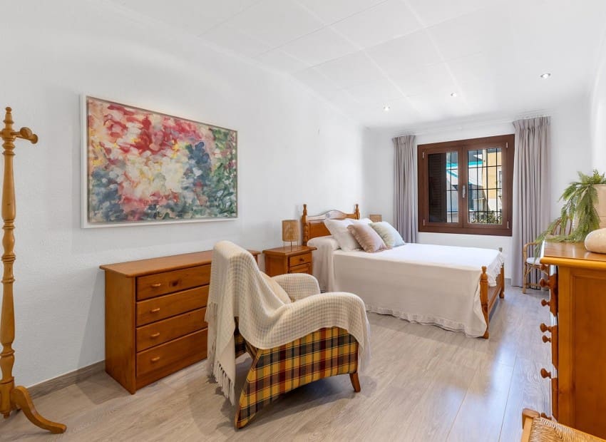 4 soveværelse Villa til salg i Orihuela Costa med swimmingpool - € 749.900 (Ref: 9744303)