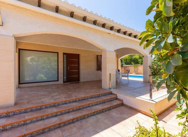 4 soveværelse Villa til salg i Punta Prima, Orihuela med swimmingpool - € 749.900 (Ref: 9744303)
