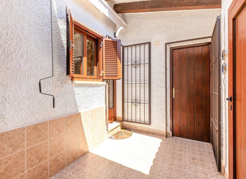 4 soveværelse Villa til salg i Orihuela Costa med swimmingpool - € 749.900 (Ref: 9744303)