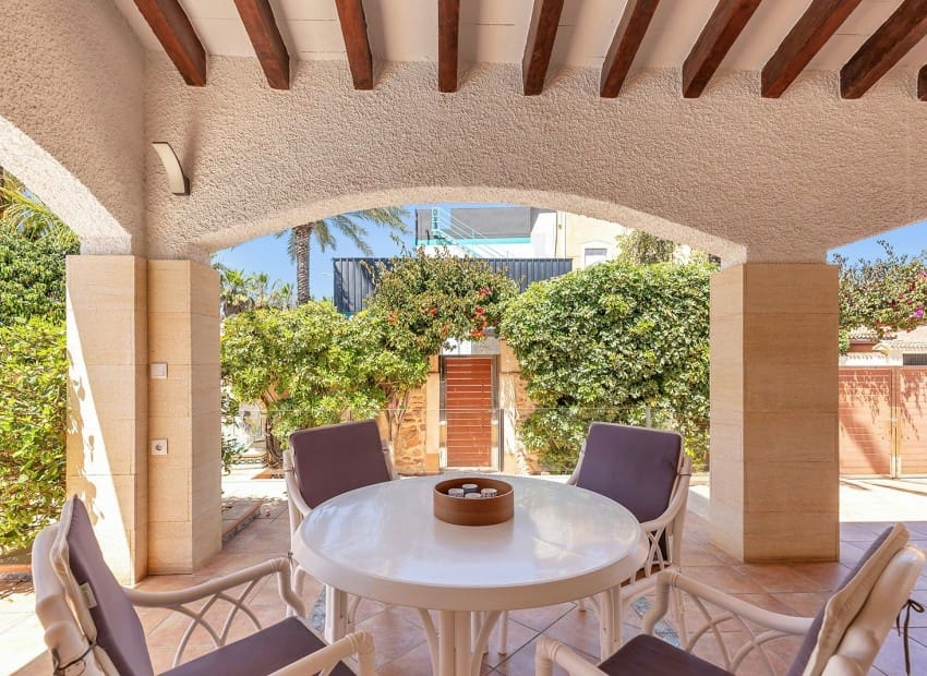 4 soveværelse Villa til salg i Orihuela Costa med swimmingpool - € 749.900 (Ref: 9744303)