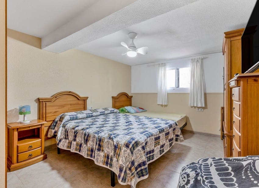 4 soveværelse Villa til salg i Orihuela Costa med swimmingpool - € 656.000 (Ref: 9745124)