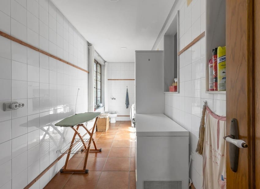 6 soverom Villa til salgs i Torrevieja med svømmebasseng garasje - € 2 490 000 (Ref: 9747272)