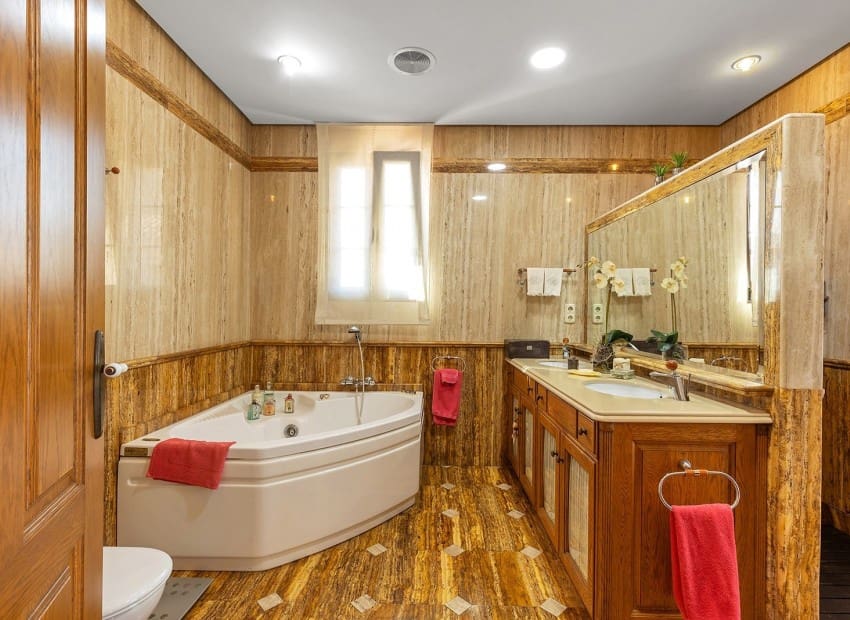 6 soverom Villa til salgs i Torrevieja med svømmebasseng garasje - € 2 490 000 (Ref: 9747272)