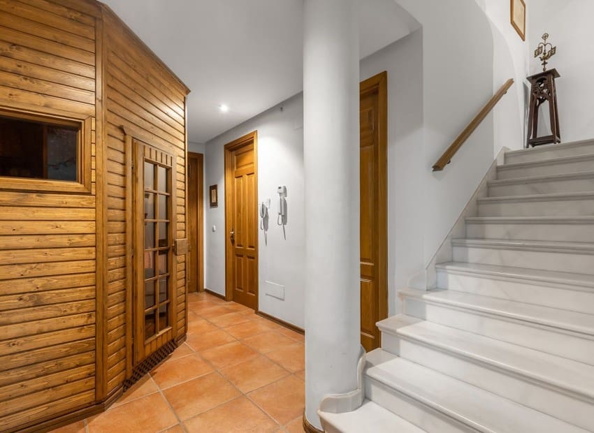 6 soverom Villa til salgs i Torrevieja med svømmebasseng garasje - € 2 490 000 (Ref: 9747272)