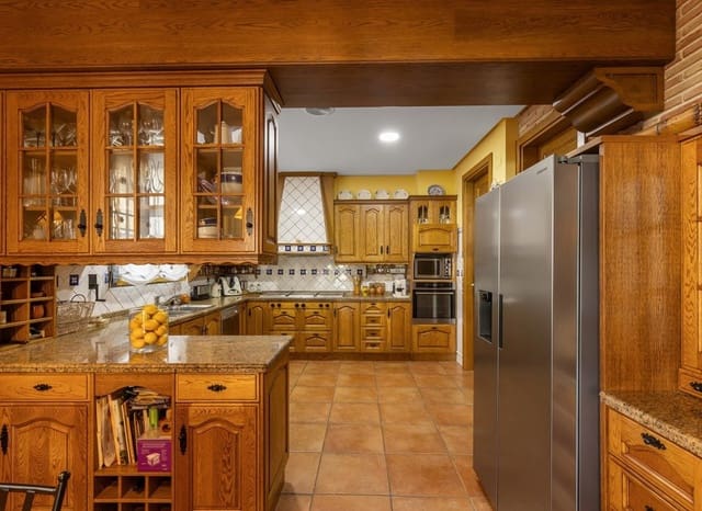 6 soverom Villa til salgs i La Veleta, Torrevieja med svømmebasseng garasje - € 2 490 000 (Ref: 9747272)