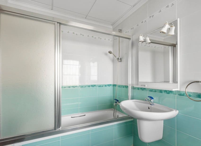 Chalet de 5 habitaciones en Villamartin en venta con piscina garaje - 670.000 € (Ref: 9747318)