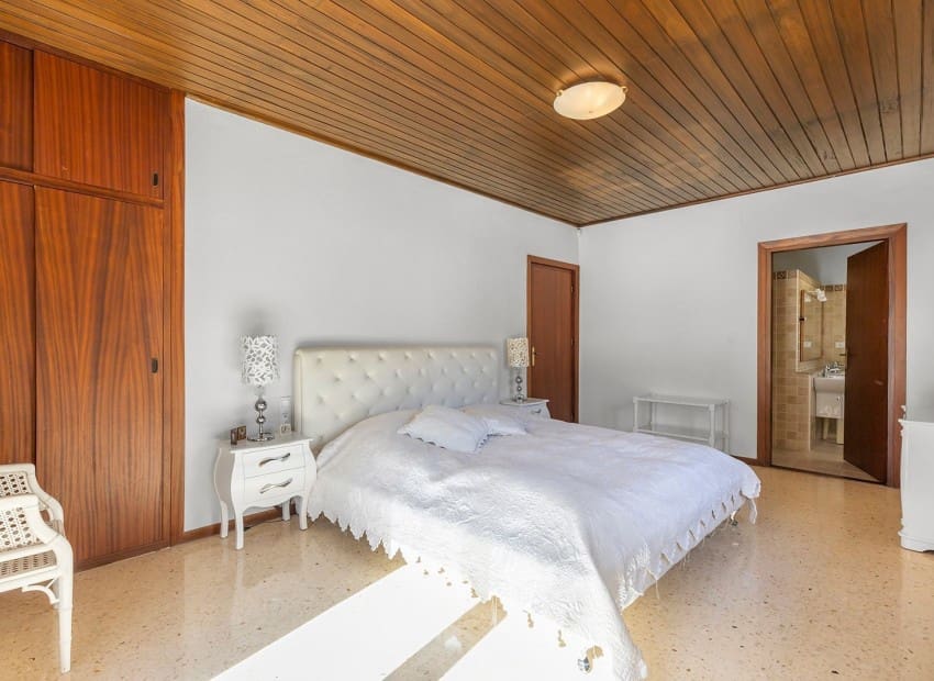 Chalet de 5 habitaciones en Villamartin en venta con piscina garaje - 670.000 € (Ref: 9747318)