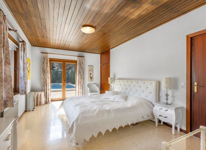 Chalet de 5 habitaciones en Villamartin en venta con piscina garaje - 670.000 € (Ref: 9747318)