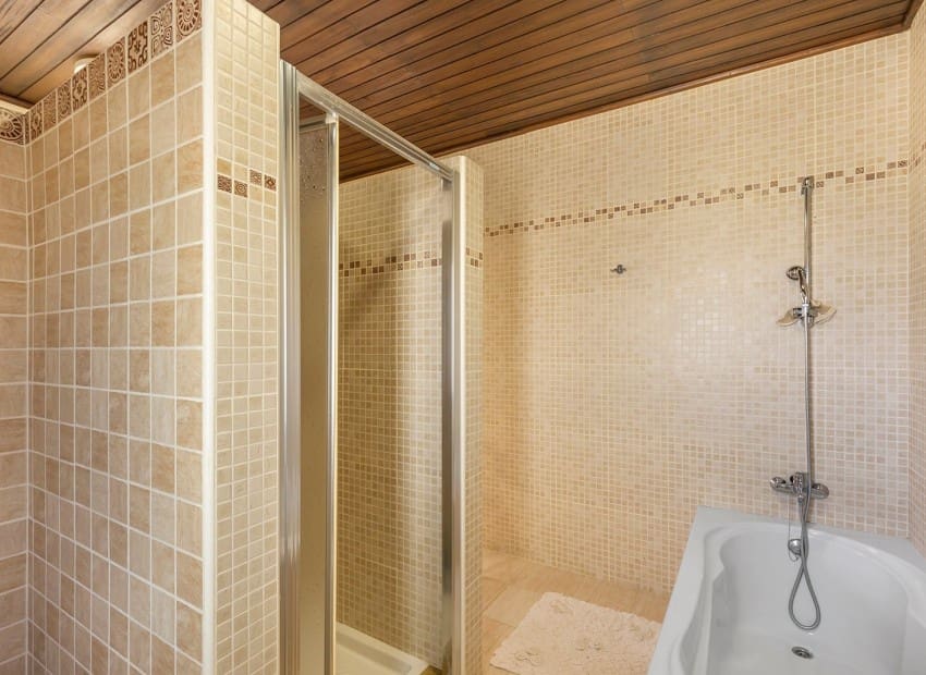 Chalet de 5 habitaciones en Villamartin en venta con piscina garaje - 670.000 € (Ref: 9747318)