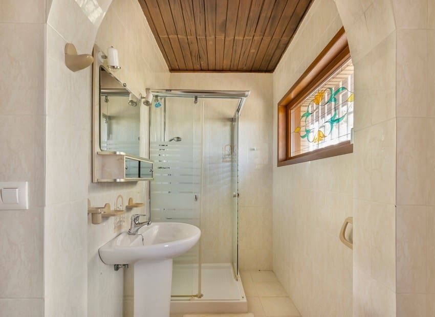 Chalet de 5 habitaciones en Villamartin en venta con piscina garaje - 670.000 € (Ref: 9747318)