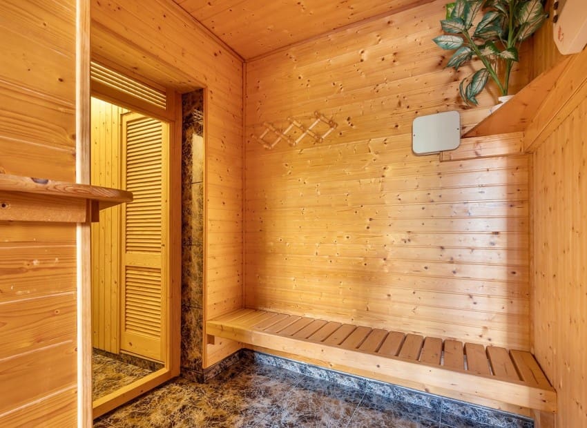 Chalet de 5 habitaciones en Villamartin en venta con piscina garaje - 670.000 € (Ref: 9747318)