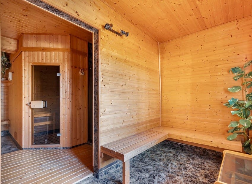 Chalet de 5 habitaciones en Villamartin en venta con piscina garaje - 670.000 € (Ref: 9747318)