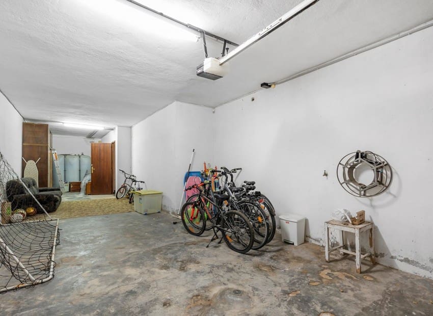 Chalet de 5 habitaciones en Villamartin en venta con piscina garaje - 670.000 € (Ref: 9747318)