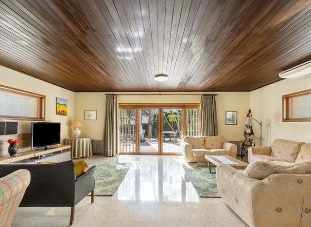 Chalet de 5 habitaciones en Villamartin, Orihuela en venta con piscina garaje - 670.000 € (Ref: 9747318)