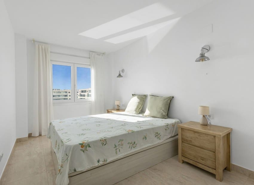 3 soveværelse Penthouse til salg i Torrevieja med swimmingpool garage - € 765.000 (Ref: 9750858)