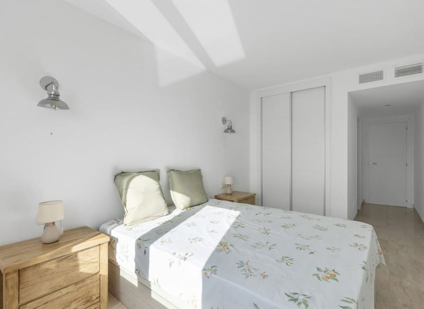 3 soveværelse Penthouse til salg i Torrevieja med swimmingpool garage - € 765.000 (Ref: 9750858)