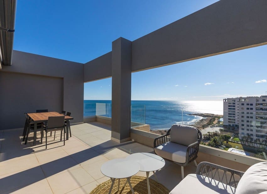 3 soveværelse Penthouse til salg i Torrevieja med swimmingpool garage - € 765.000 (Ref: 9750858)