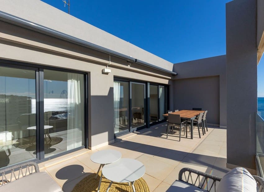 3 soveværelse Penthouse til salg i Torrevieja med swimmingpool garage - € 765.000 (Ref: 9750858)