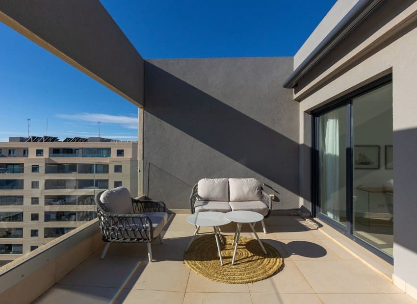 3 soveværelse Penthouse til salg i Torrevieja med swimmingpool garage - € 765.000 (Ref: 9750858)