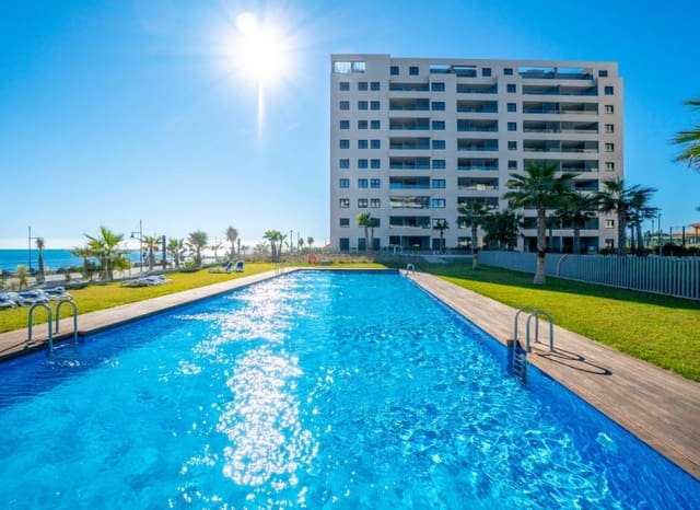 3 soveværelse Penthouse til salg i Punta Prima, Torrevieja med swimmingpool garage - € 765.000 (Ref: 9750858)