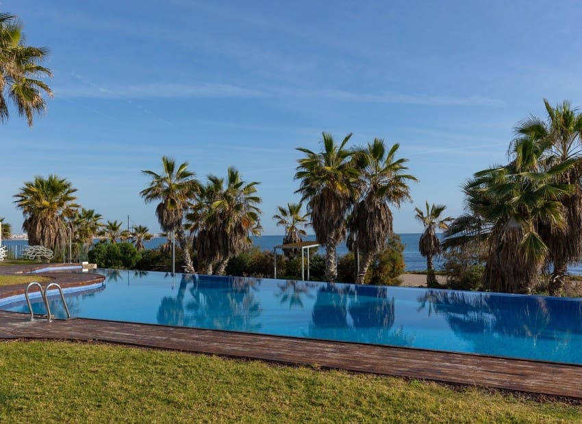 3 soveværelse Penthouse til salg i Torrevieja med swimmingpool garage - € 765.000 (Ref: 9750858)