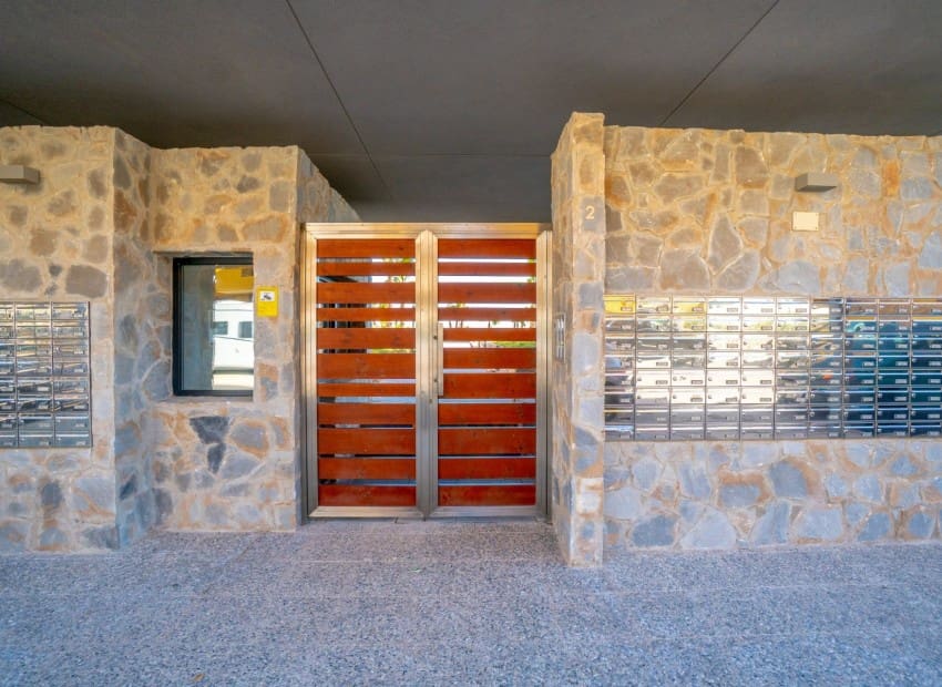 3 soveværelse Penthouse til salg i Torrevieja med swimmingpool garage - € 765.000 (Ref: 9750858)