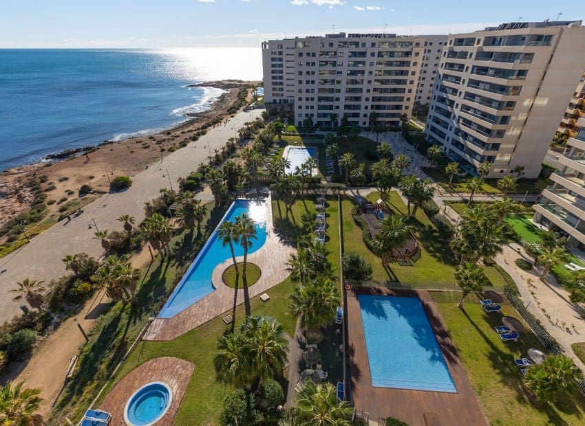 3 soveværelse Penthouse til salg i Torrevieja med swimmingpool garage - € 765.000 (Ref: 9750858)