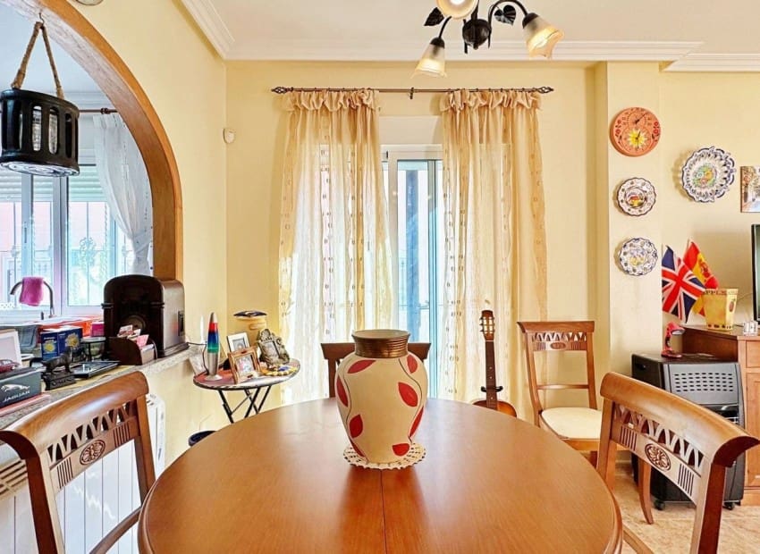 3 Zimmer Apartment zu verkaufen in Villamartin mit Pool - 275.500 € (Ref: 9758018)