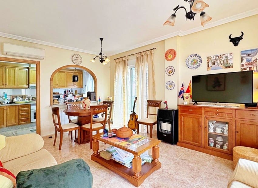 3 Zimmer Apartment zu verkaufen in Villamartin mit Pool - 275.500 € (Ref: 9758018)