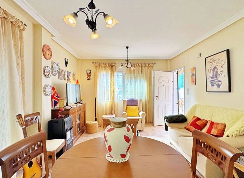 3 Zimmer Apartment zu verkaufen in Villamartin mit Pool - 275.500 € (Ref: 9758018)