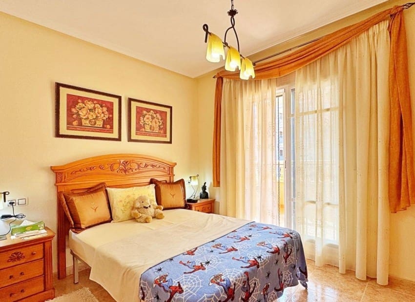 3 Zimmer Apartment zu verkaufen in Villamartin mit Pool - 275.500 € (Ref: 9758018)