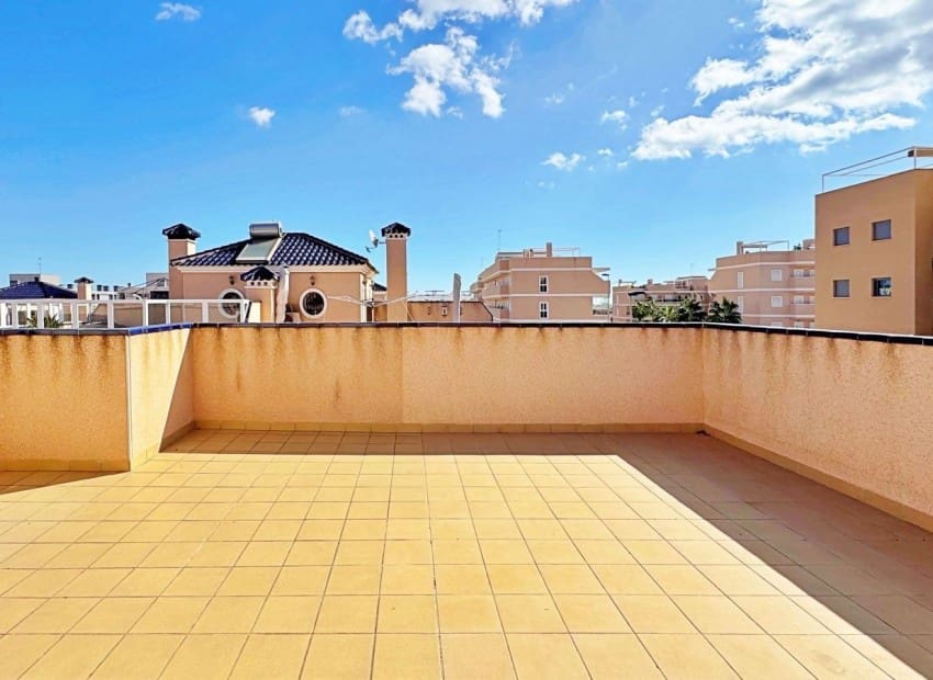 3 Zimmer Apartment zu verkaufen in Villamartin mit Pool - 275.500 € (Ref: 9758018)