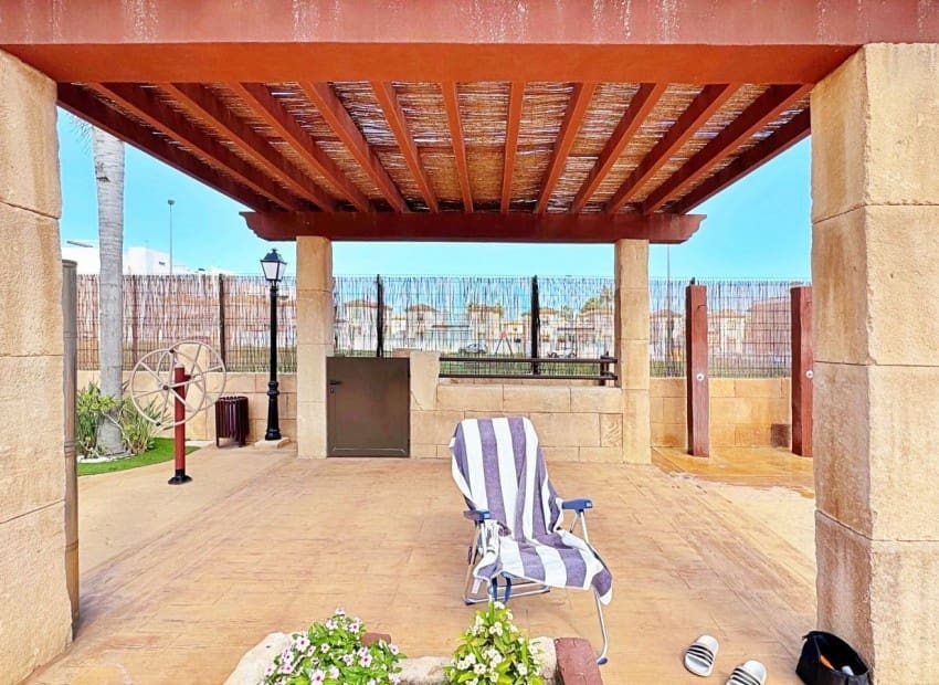 3 Zimmer Apartment zu verkaufen in Villamartin mit Pool - 275.500 € (Ref: 9758018)