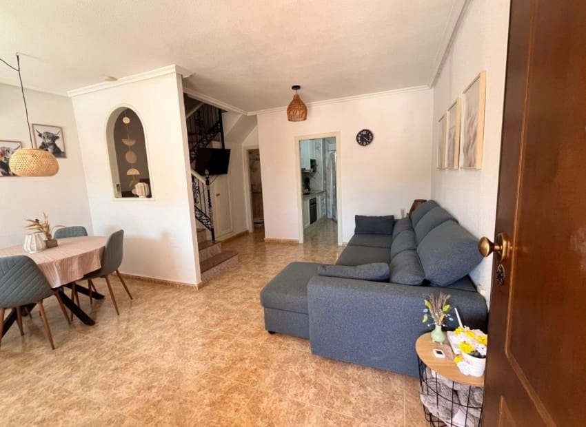 3 soveværelse Villa til salg i Villamartin med swimmingpool - € 255.000 (Ref: 9761485)