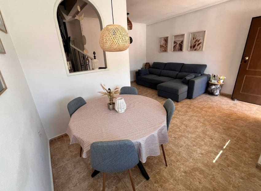 3 soveværelse Villa til salg i Villamartin med swimmingpool - € 255.000 (Ref: 9761485)