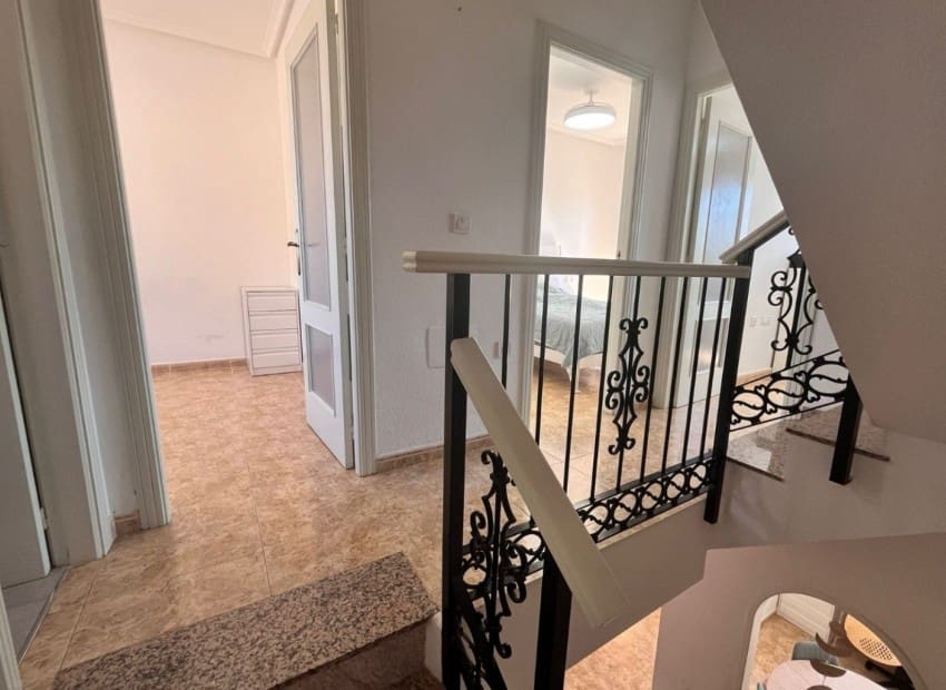 3 soveværelse Villa til salg i Villamartin med swimmingpool - € 255.000 (Ref: 9761485)