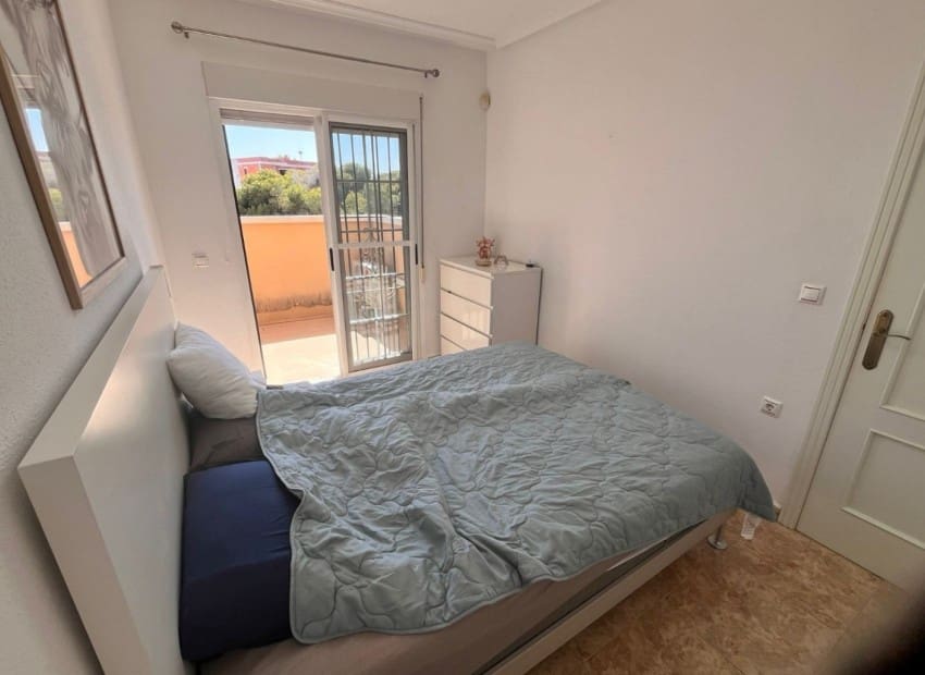 3 soveværelse Villa til salg i Villamartin med swimmingpool - € 255.000 (Ref: 9761485)