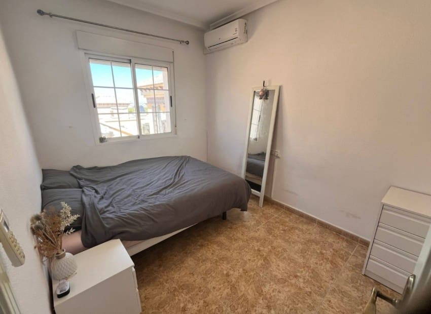 3 soveværelse Villa til salg i Villamartin med swimmingpool - € 255.000 (Ref: 9761485)