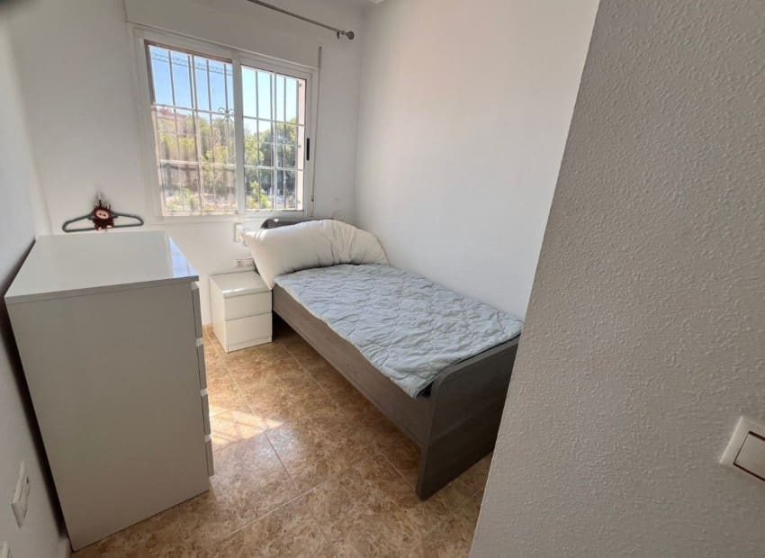 3 soveværelse Villa til salg i Villamartin med swimmingpool - € 255.000 (Ref: 9761485)