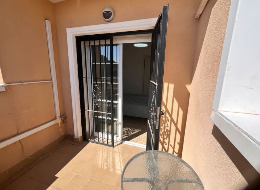 3 soveværelse Villa til salg i Villamartin med swimmingpool - € 255.000 (Ref: 9761485)