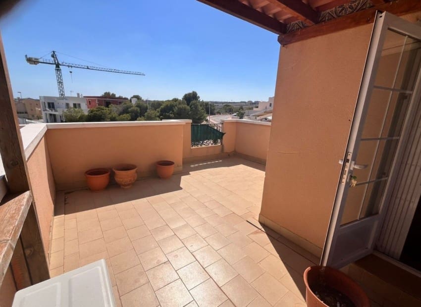 3 soveværelse Villa til salg i Villamartin med swimmingpool - € 255.000 (Ref: 9761485)