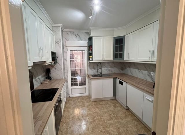 3 soveværelse Villa til salg i Villamartin, Orihuela med swimmingpool - € 255.000 (Ref: 9761485)