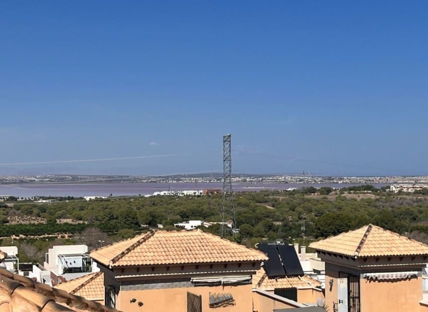 3 soveværelse Villa til salg i Villamartin med swimmingpool - € 255.000 (Ref: 9761485)